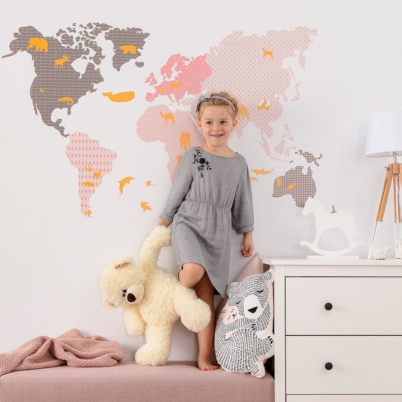 Naklejka-World-Map-Pink.jpg